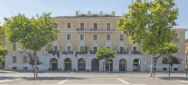 016.1 Foggia - Piazza Italia Palazzo delle Statue